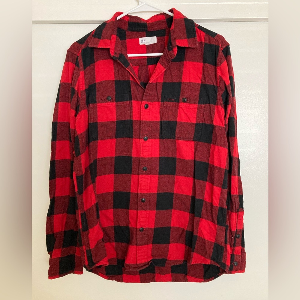 Gap Mens mid weight red flannel standard fit long sleeve cotton shirt Medium M
